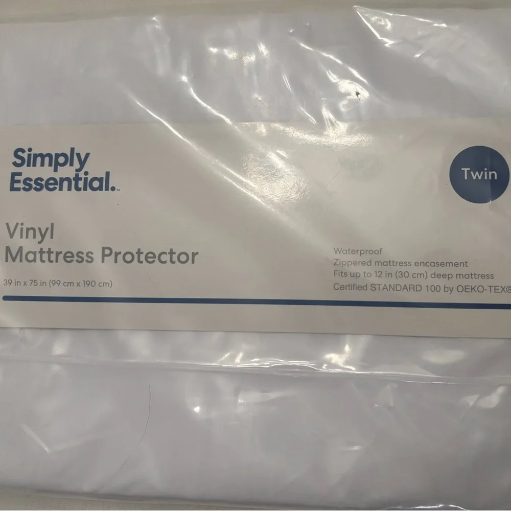 Simply Essential Twin Waterproof Mattress Encasement – NWT